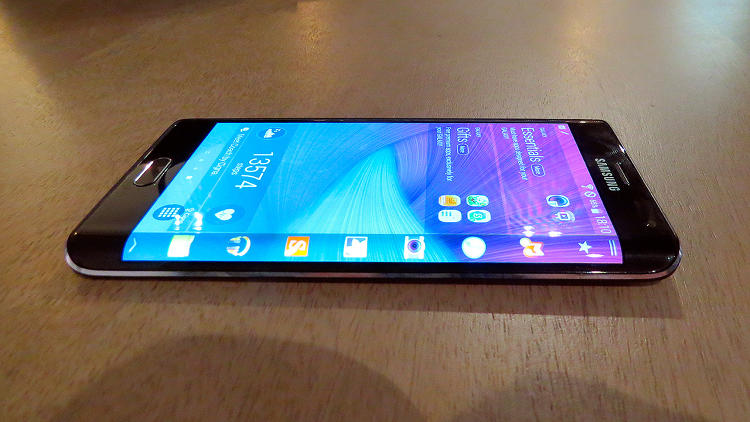 Samsung Galaxy Note Edge The Phone With Very First Curved Display