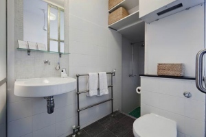 bathroom ideas for small spaces