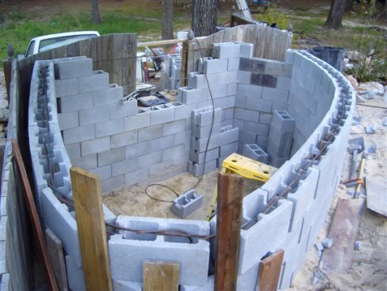 concrete filled cinder blocks | AmazingONLY.com