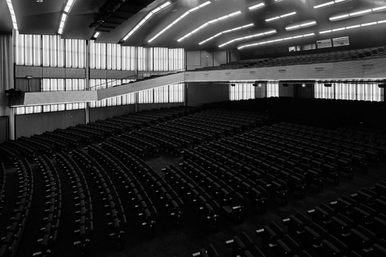 Factors To Consider For Increasing Visibility While Planning Auditorium Seating